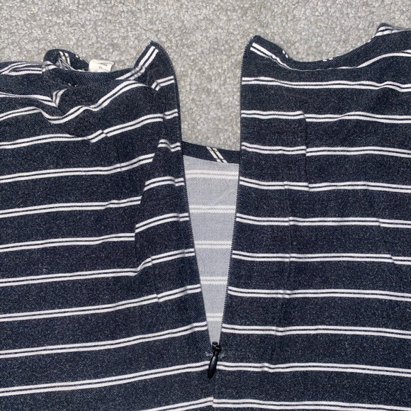 Black and White Stripped Crop Top | ARDENE | Size: L - Picture 3 of 6